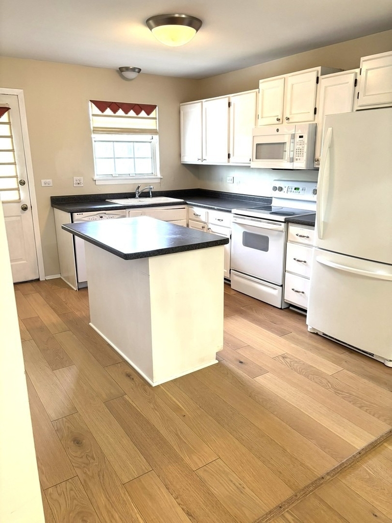 120 E Winchester Road - Photo 1