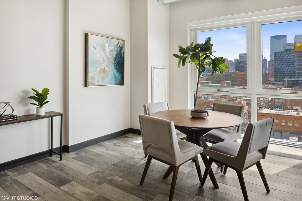 171 N Aberdeen Street - Photo 3