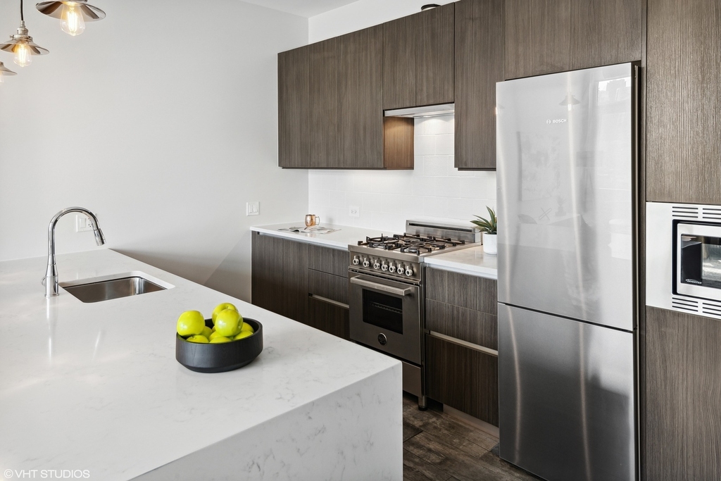 171 N Aberdeen Street - Photo 8