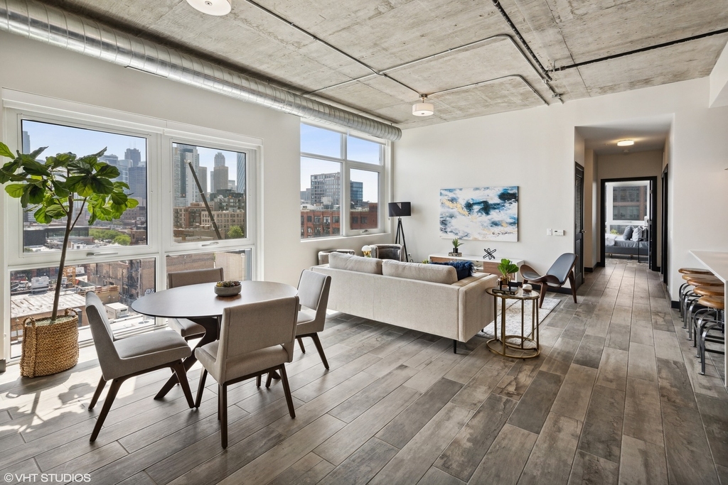 171 N Aberdeen Street - Photo 1