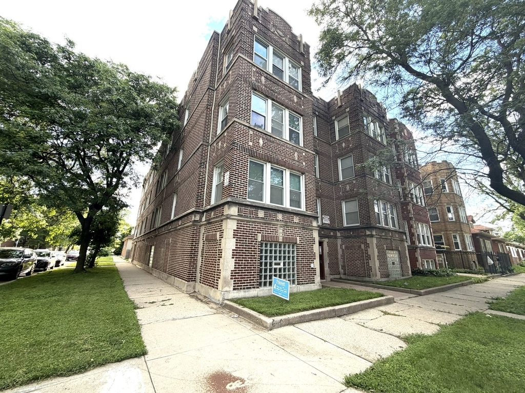 7656 S East End Avenue - Photo 1