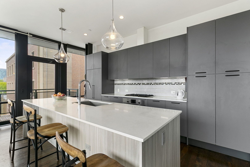 147 N Euclid Avenue - Photo 3