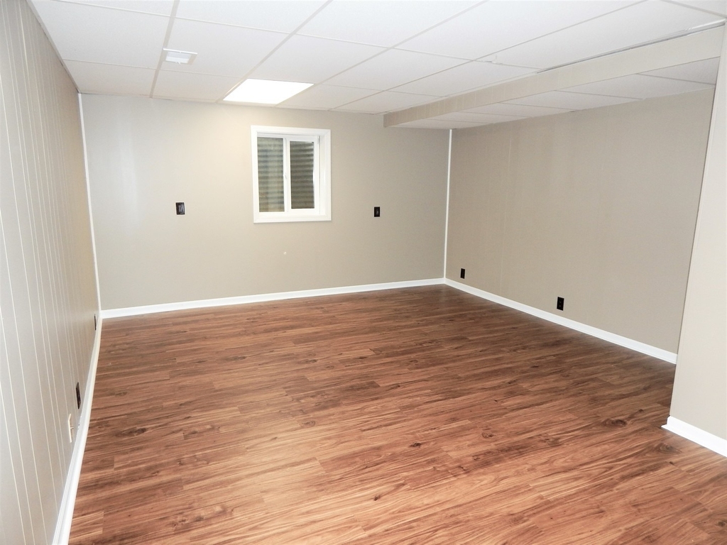 214 Redwood Court - Photo 8