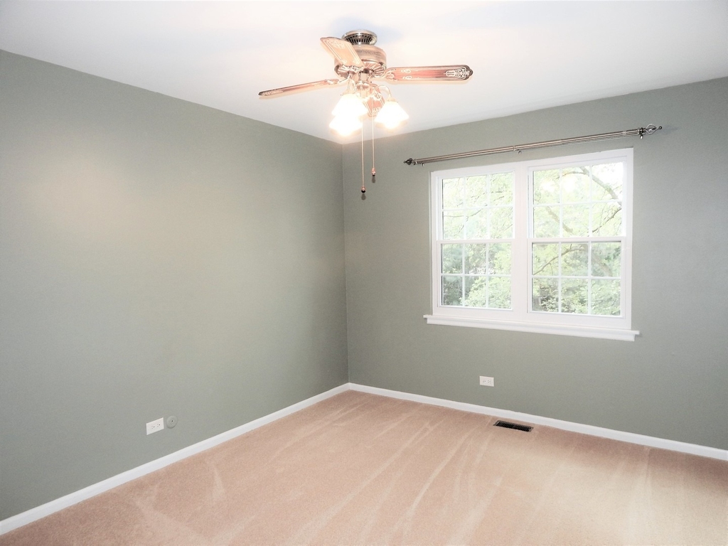 214 Redwood Court - Photo 4