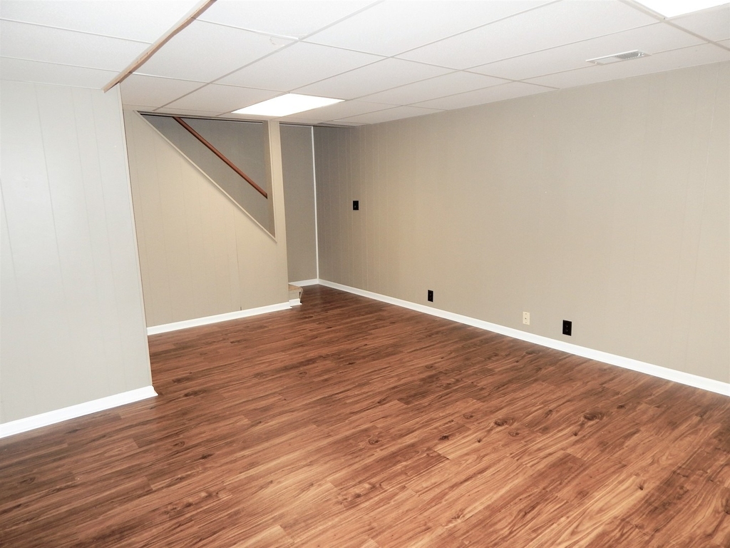 214 Redwood Court - Photo 9