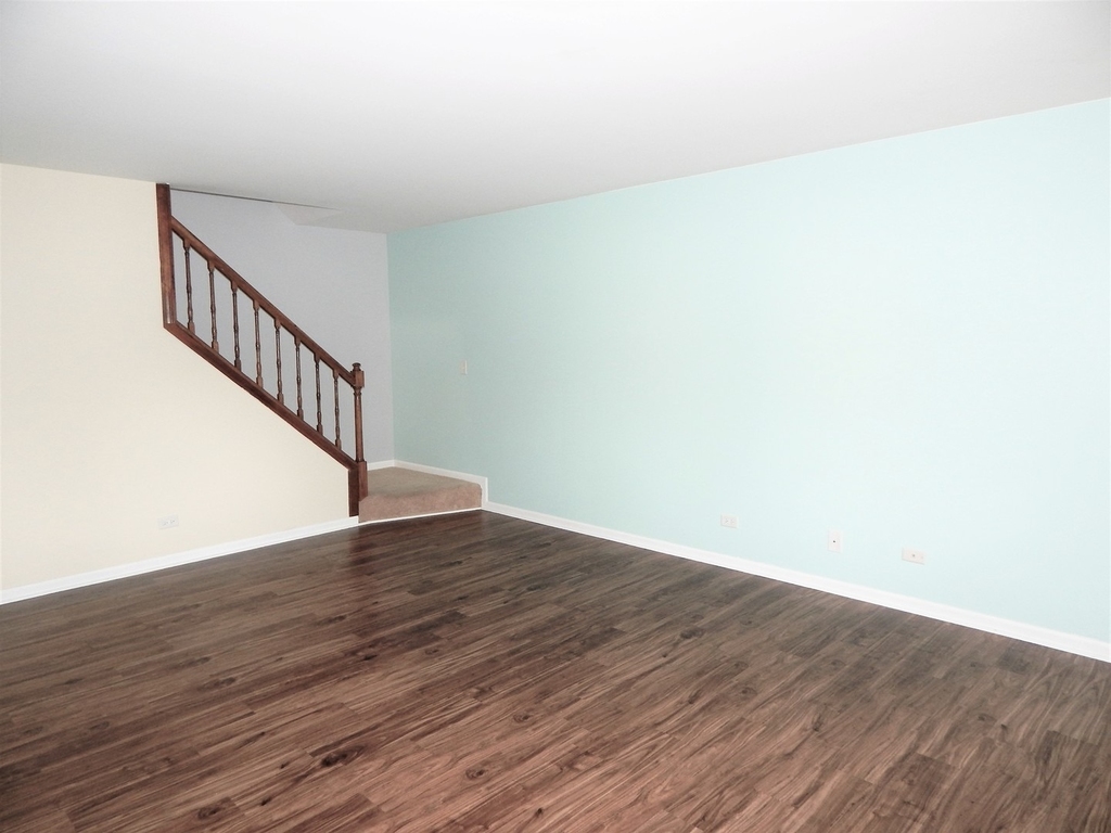 214 Redwood Court - Photo 3