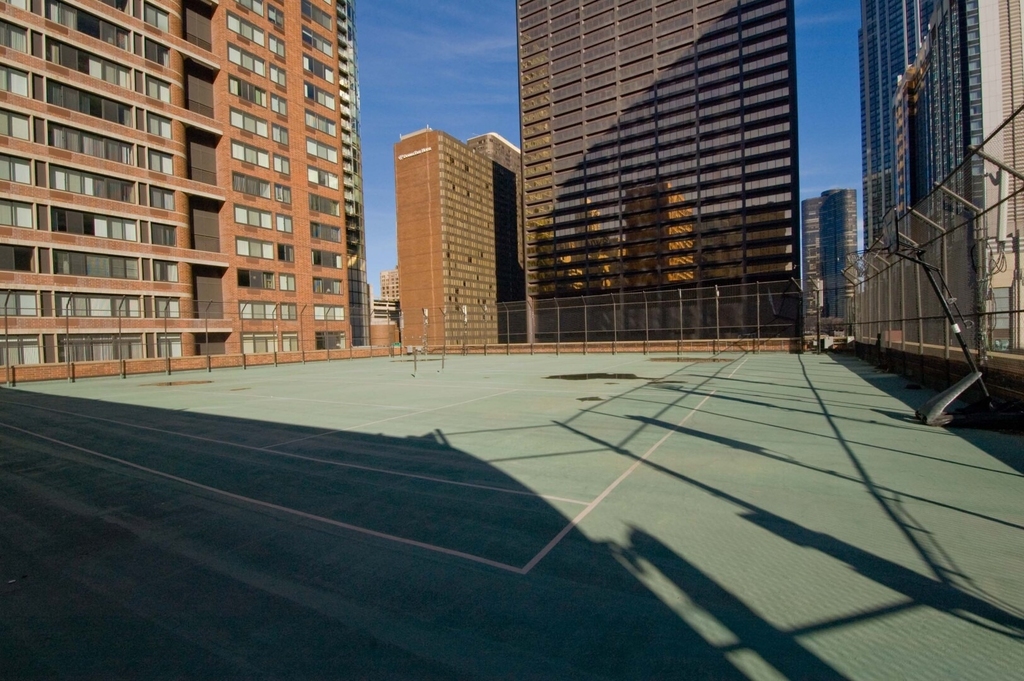 211 E Ohio Street - Photo 10