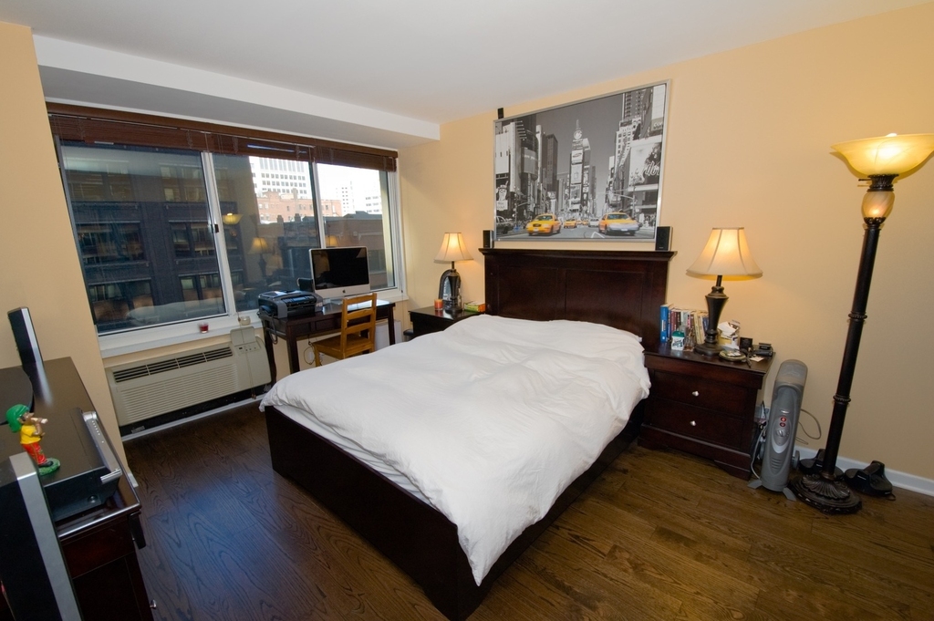 211 E Ohio Street - Photo 5