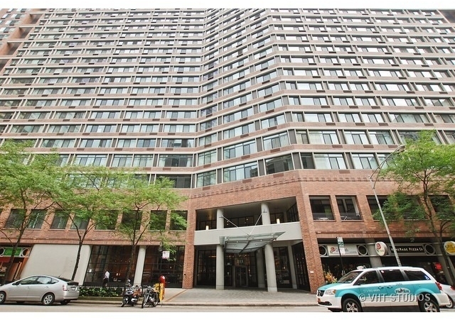 211 E Ohio Street - Photo 0
