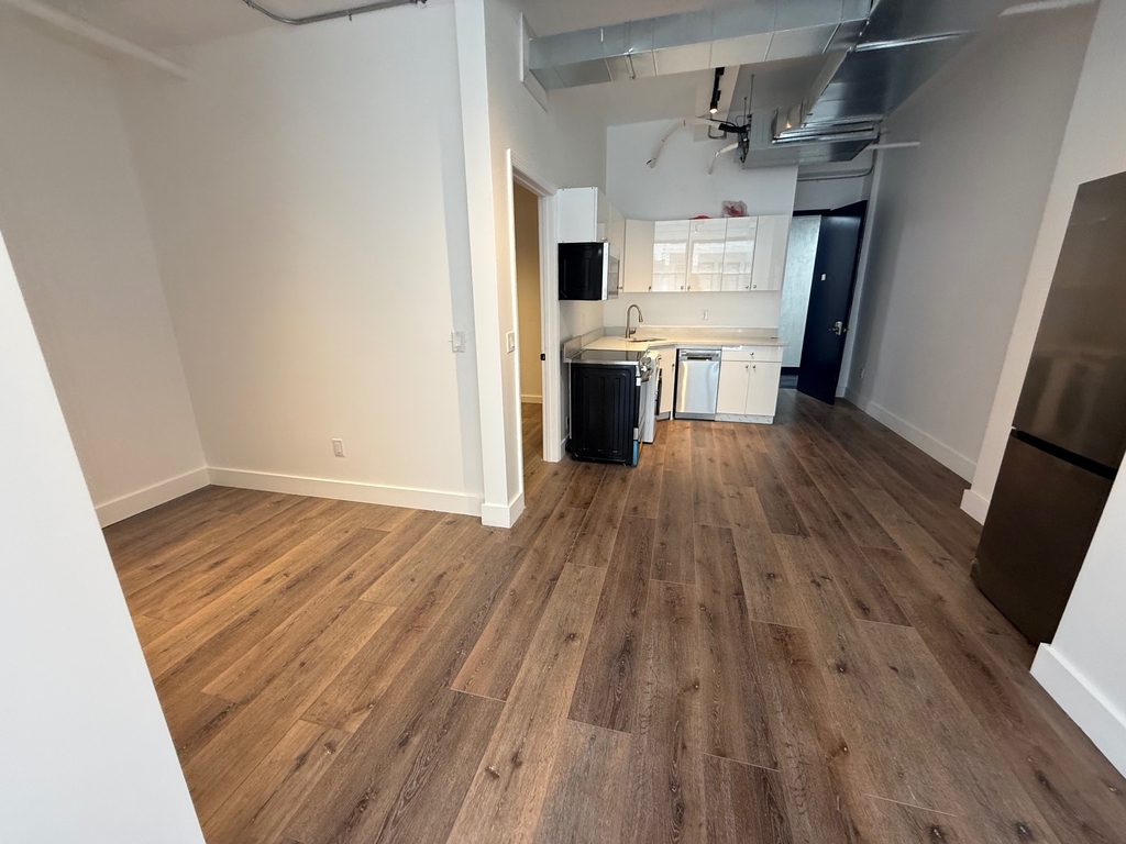 255 West 36th Street - Photo 4