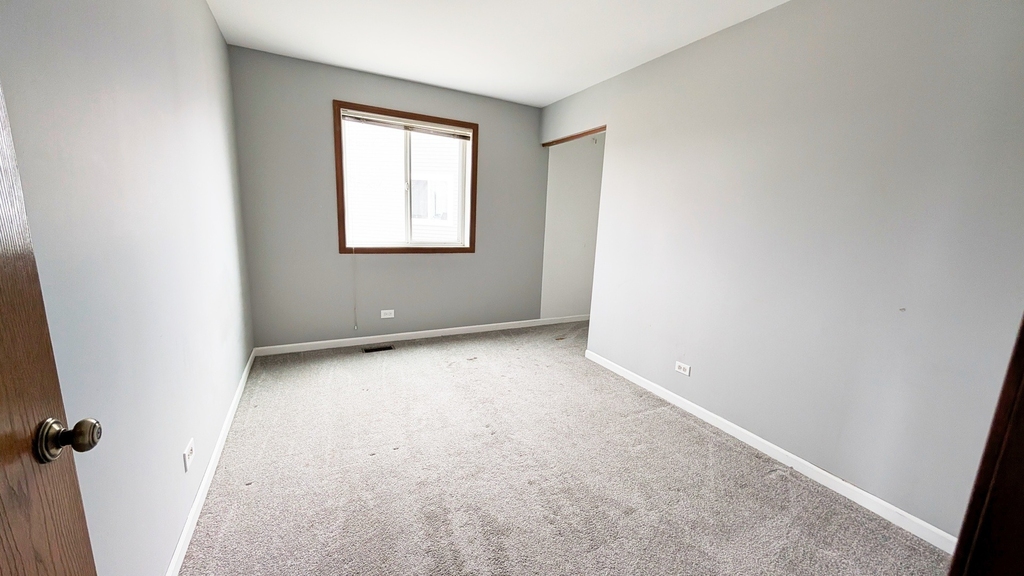 2716 Yorkshire Court - Photo 6
