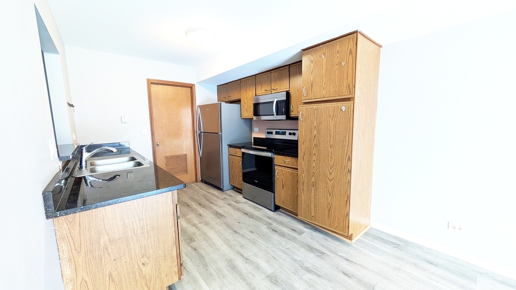 2716 Yorkshire Court - Photo 11