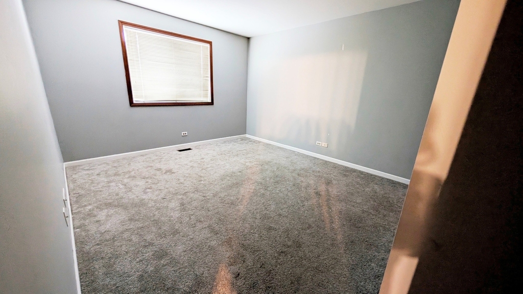 2716 Yorkshire Court - Photo 5