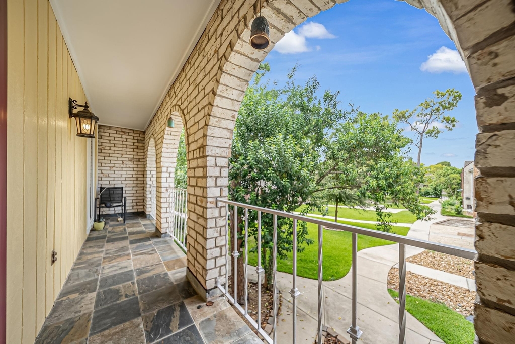 10732 Briar Forest Drive - Photo 17