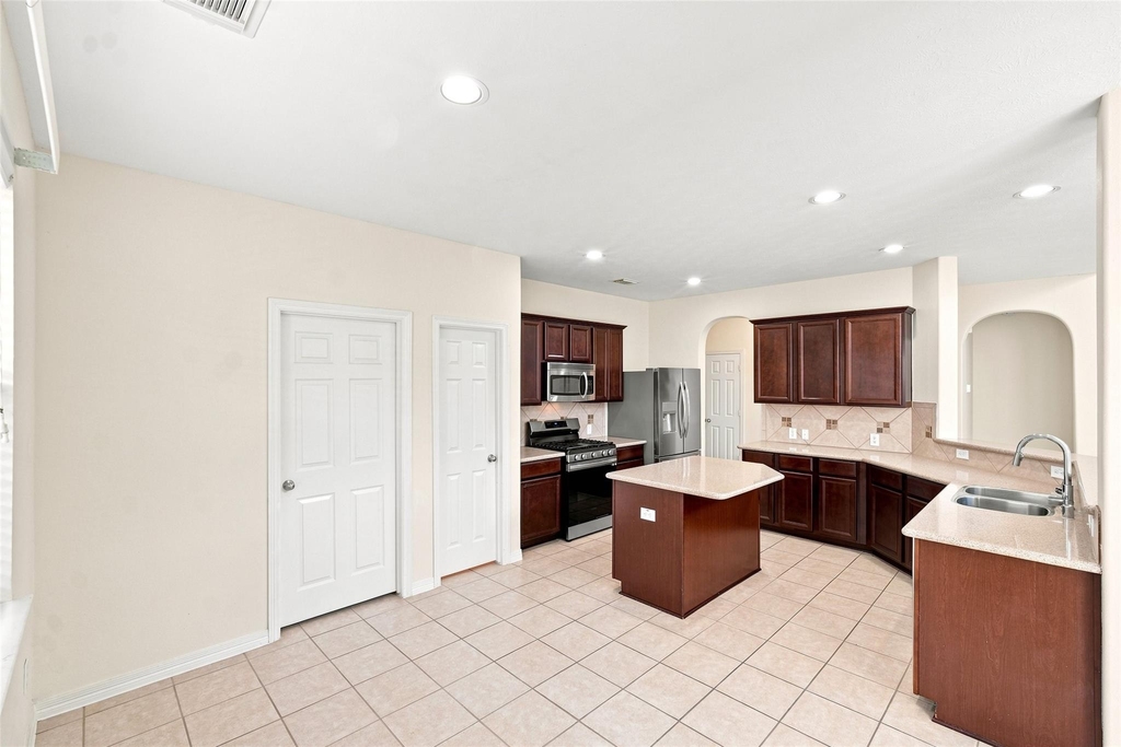 5214 Barleycorn Lane - Photo 7