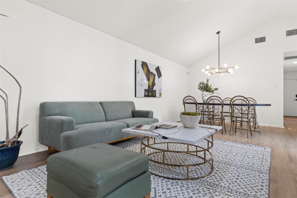 2019 Wilcrest Drive - Photo 2