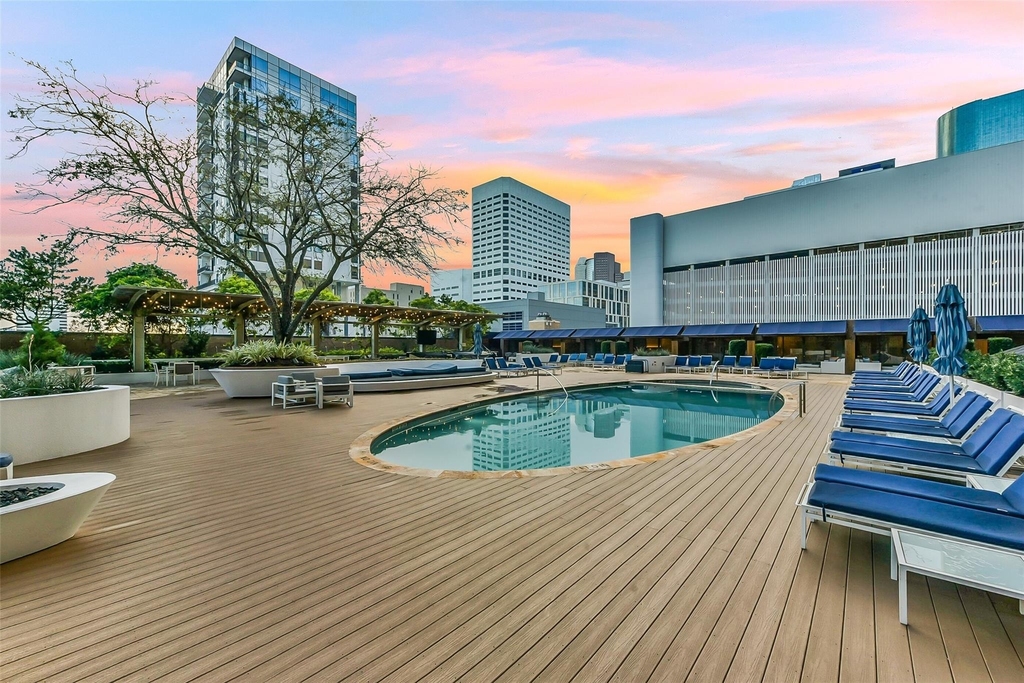 1111 Caroline Street - Photo 17