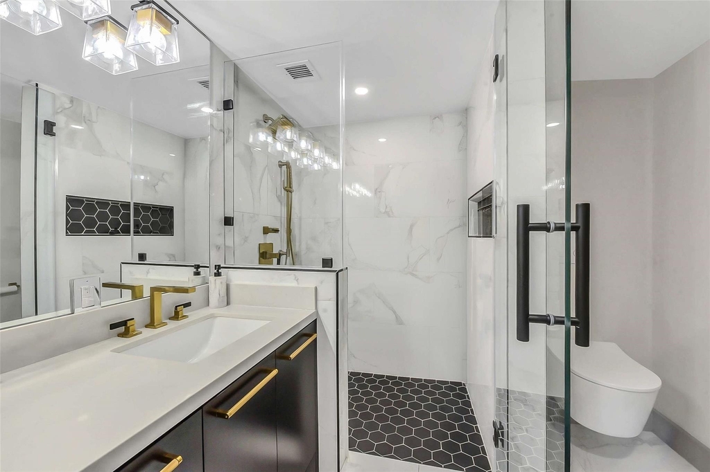 1111 Caroline Street - Photo 11