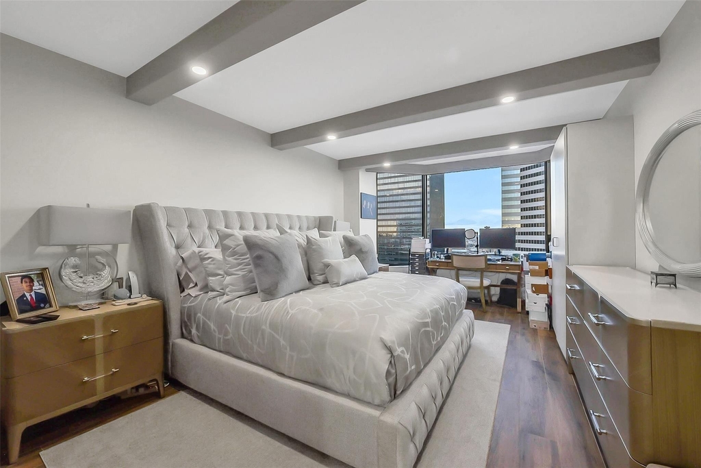 1111 Caroline Street - Photo 8