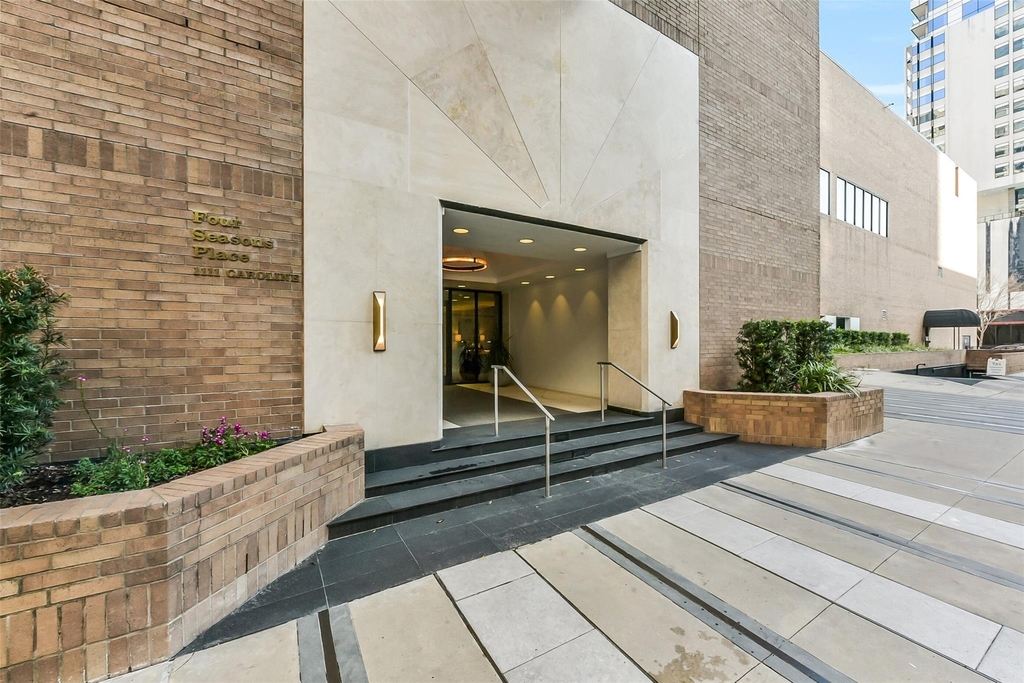 1111 Caroline Street - Photo 1