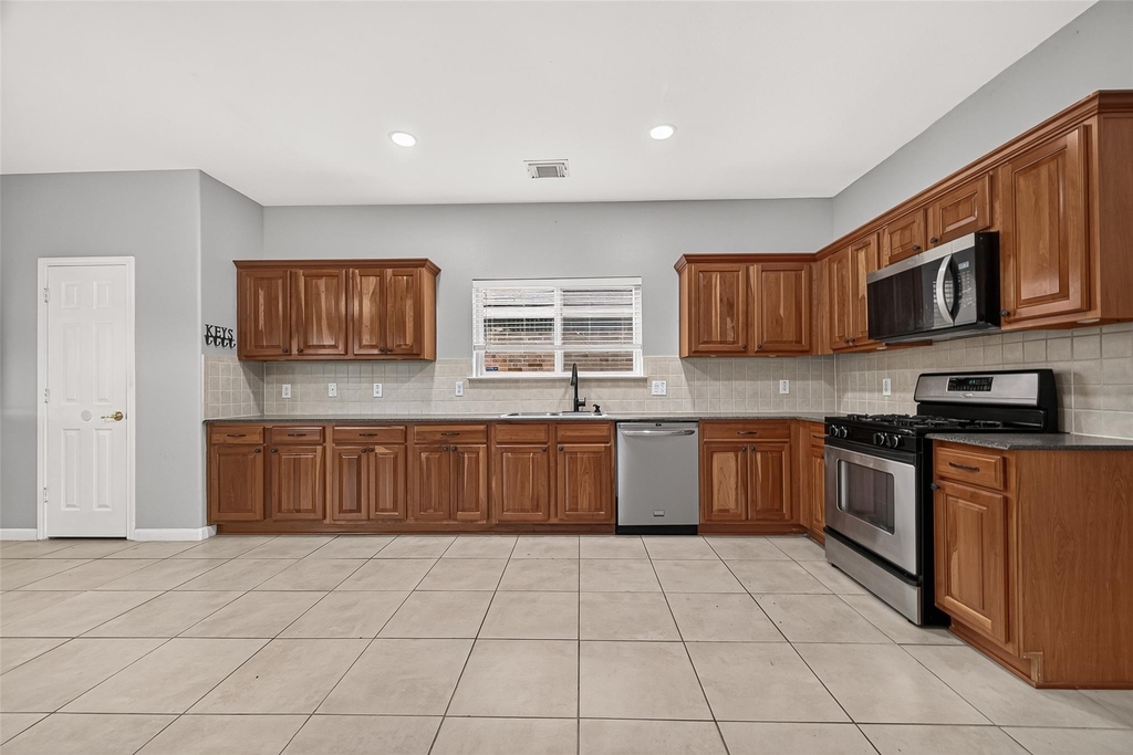3223 Legends Creek Drive - Photo 6
