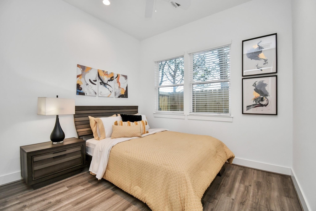 9006 Laverne Laurel Lane - Photo 4