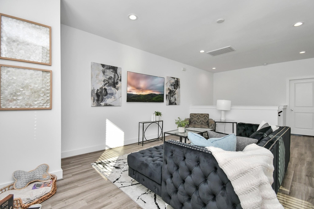 9006 Laverne Laurel Lane - Photo 20
