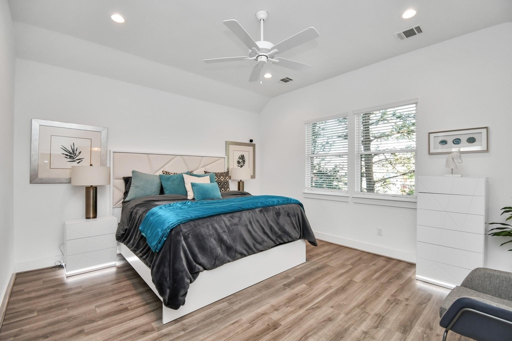 9006 Laverne Laurel Lane - Photo 24