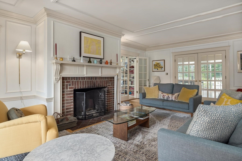 910 Central - Photo 2