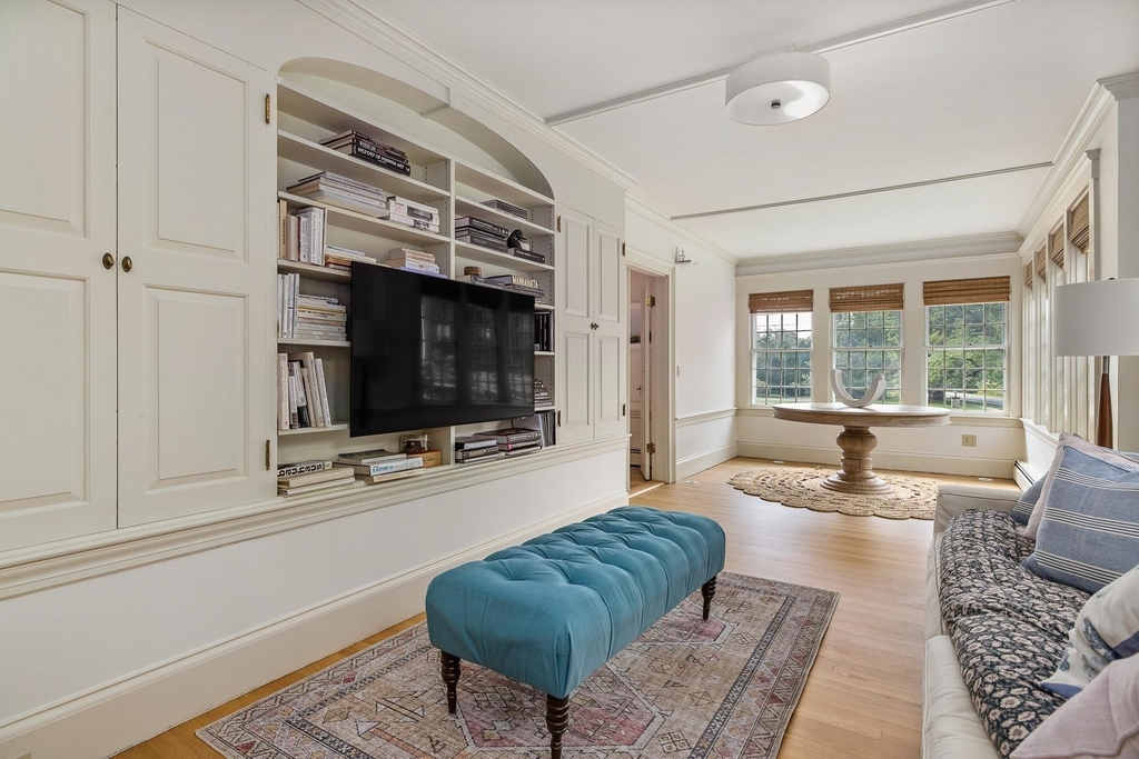 910 Central - Photo 7
