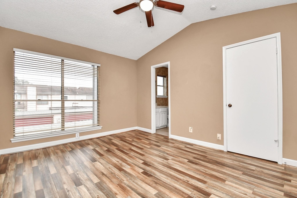 12400 Brookglade Circle - Photo 22