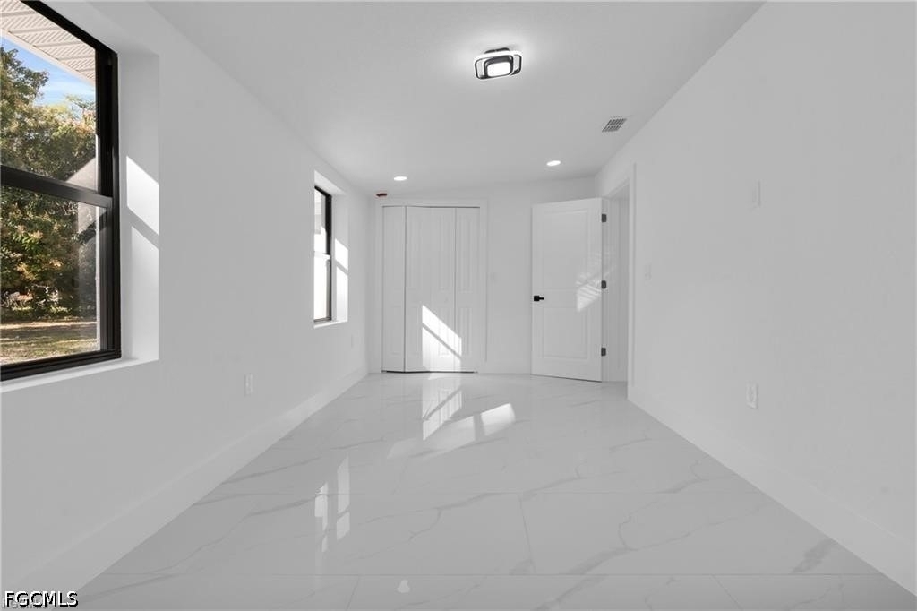 356 New York Drive - Photo 23