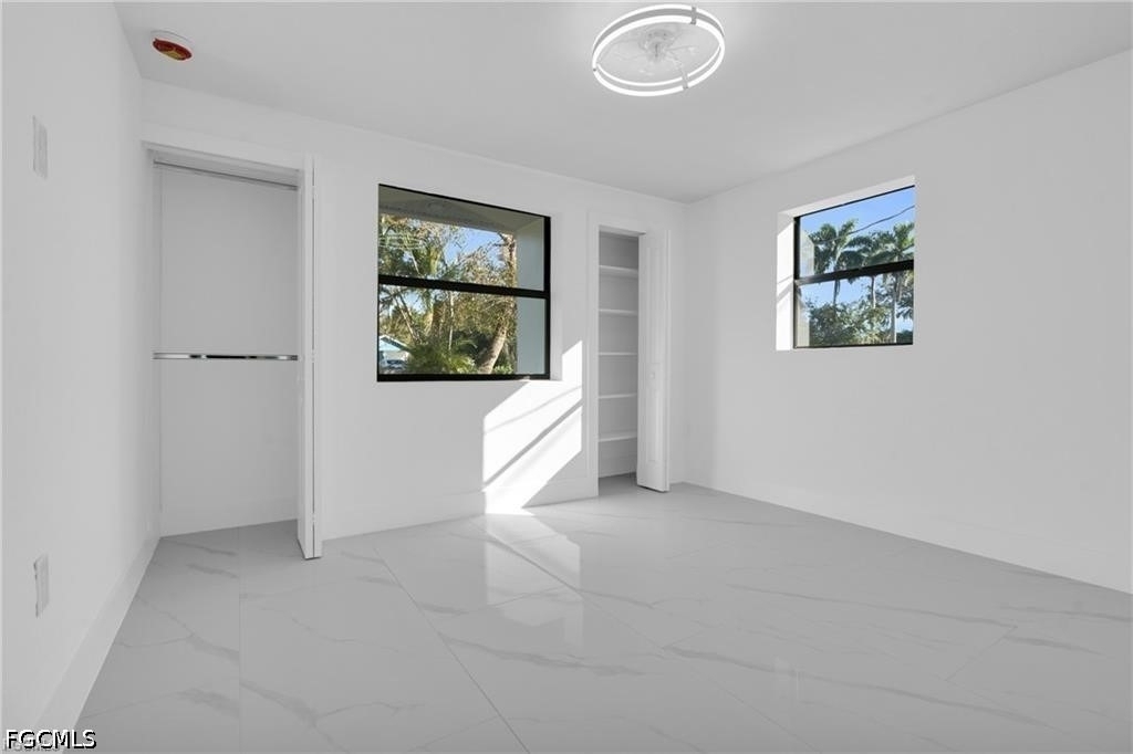 356 New York Drive - Photo 20