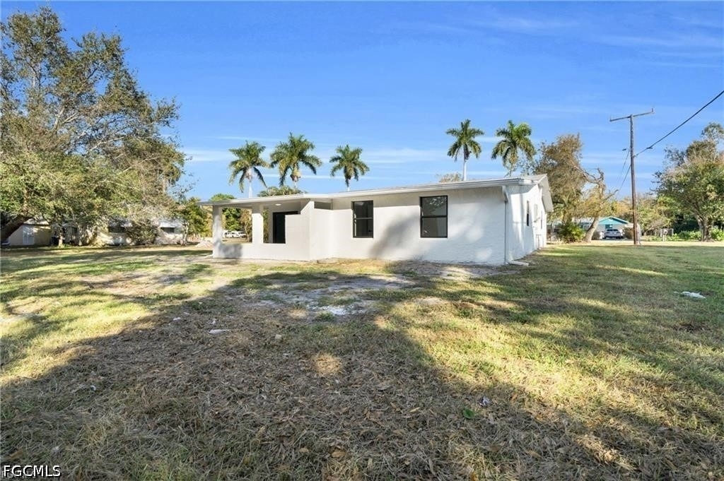 356 New York Drive - Photo 32