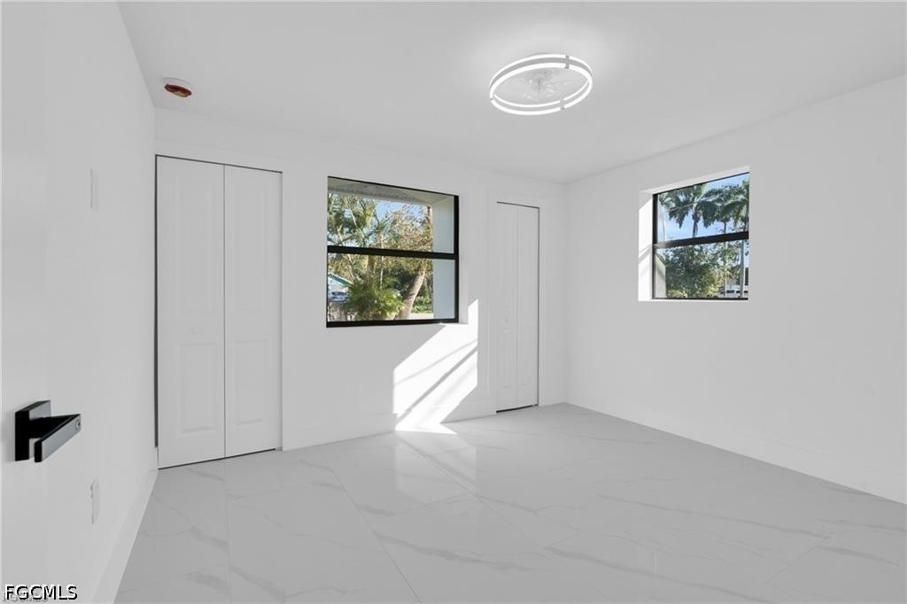 356 New York Drive - Photo 19