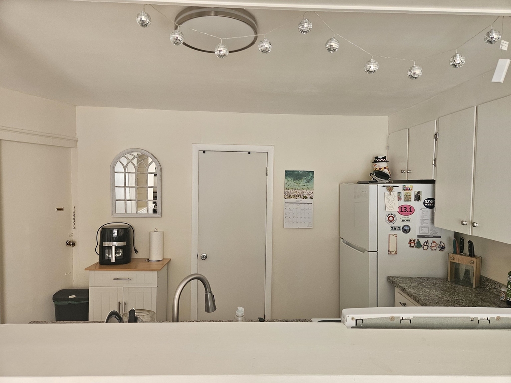 87 Sixth - Photo 6