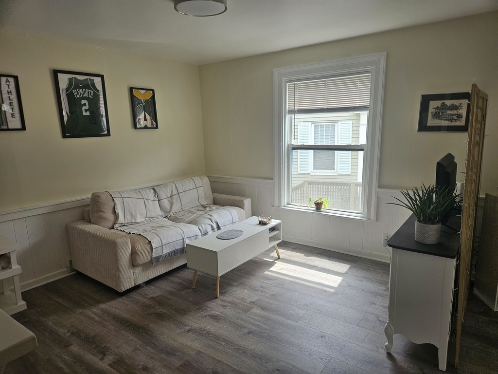 87 Sixth - Photo 2