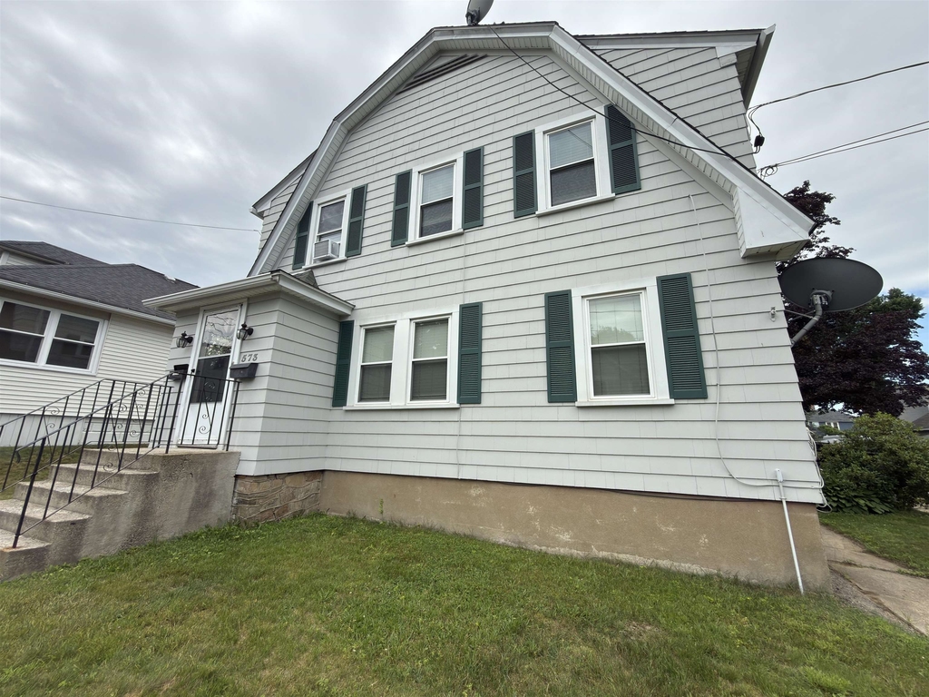 573 Spruce - Photo 0