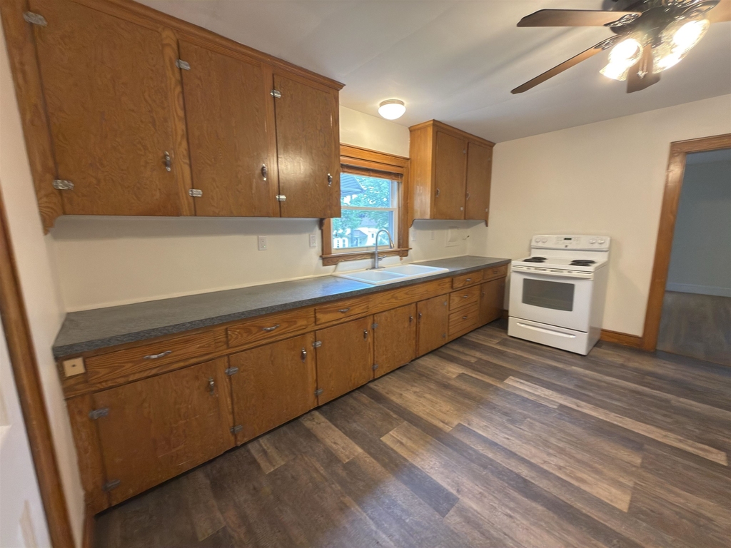 573 Spruce - Photo 5