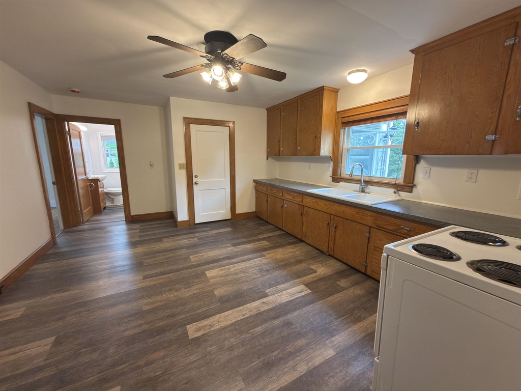 573 Spruce - Photo 6