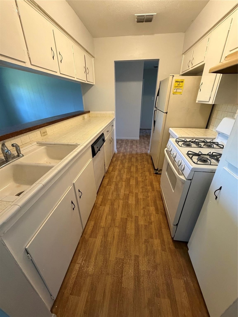 3310 Forest Glen Street - Photo 7