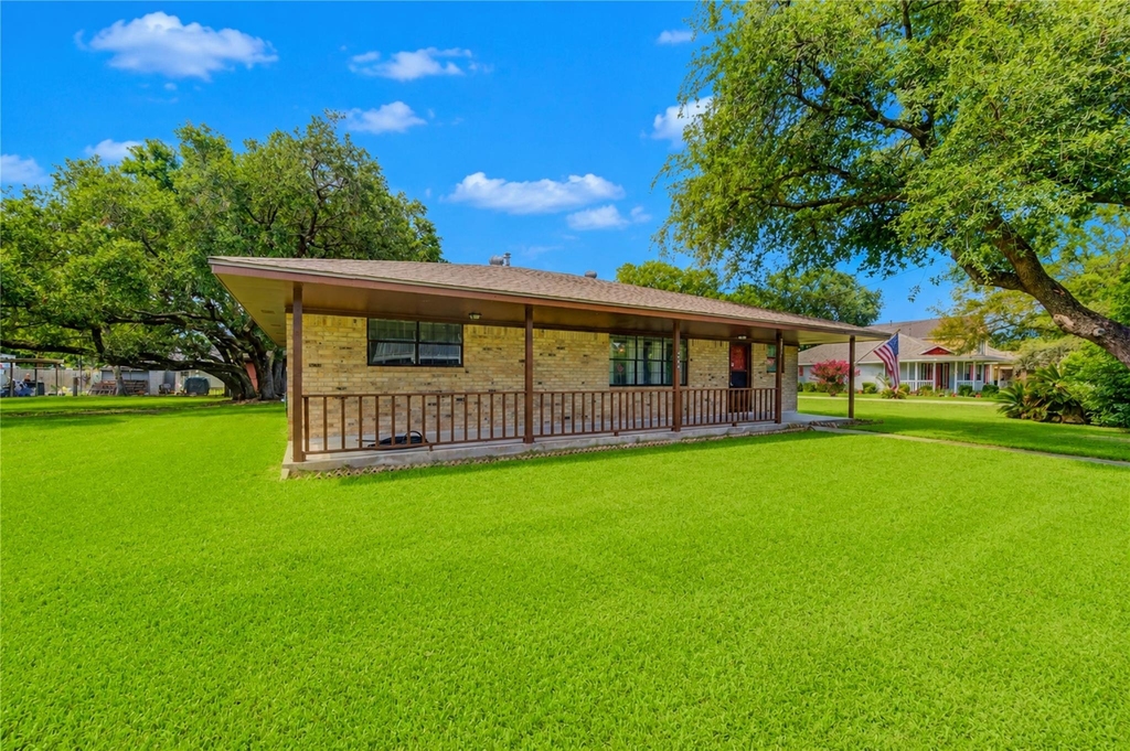 4704 1st Street - Photo 3