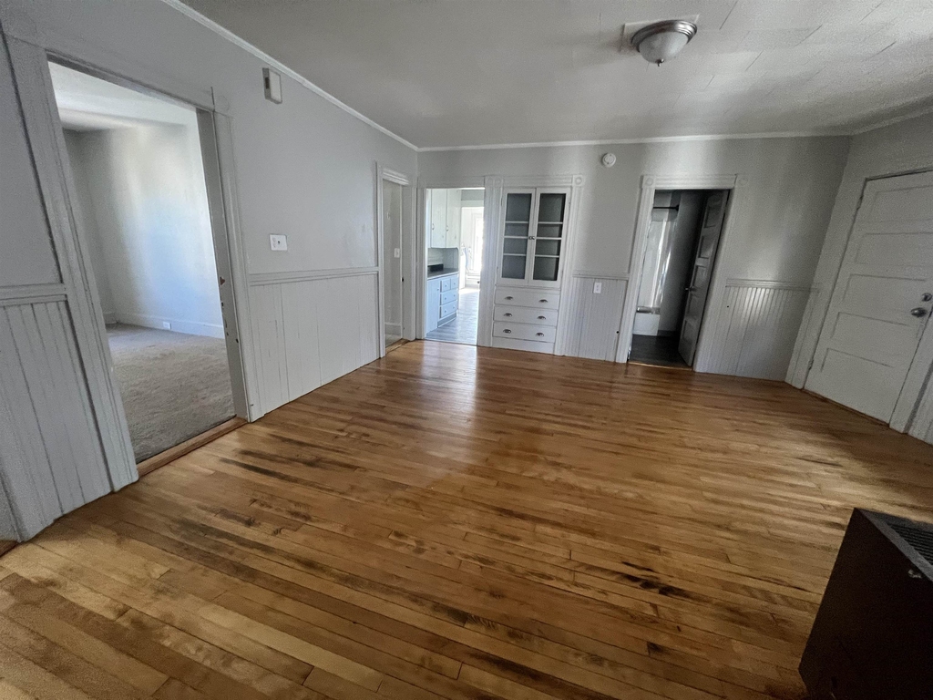 551 Montgomery - Photo 8