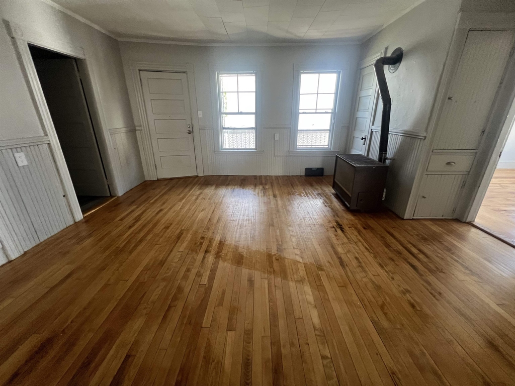 551 Montgomery - Photo 9