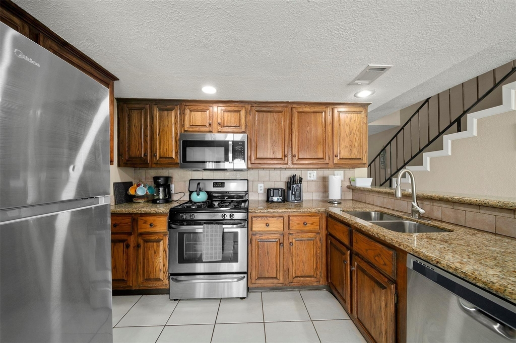 7041 Kingston Cove Lane - Photo 12