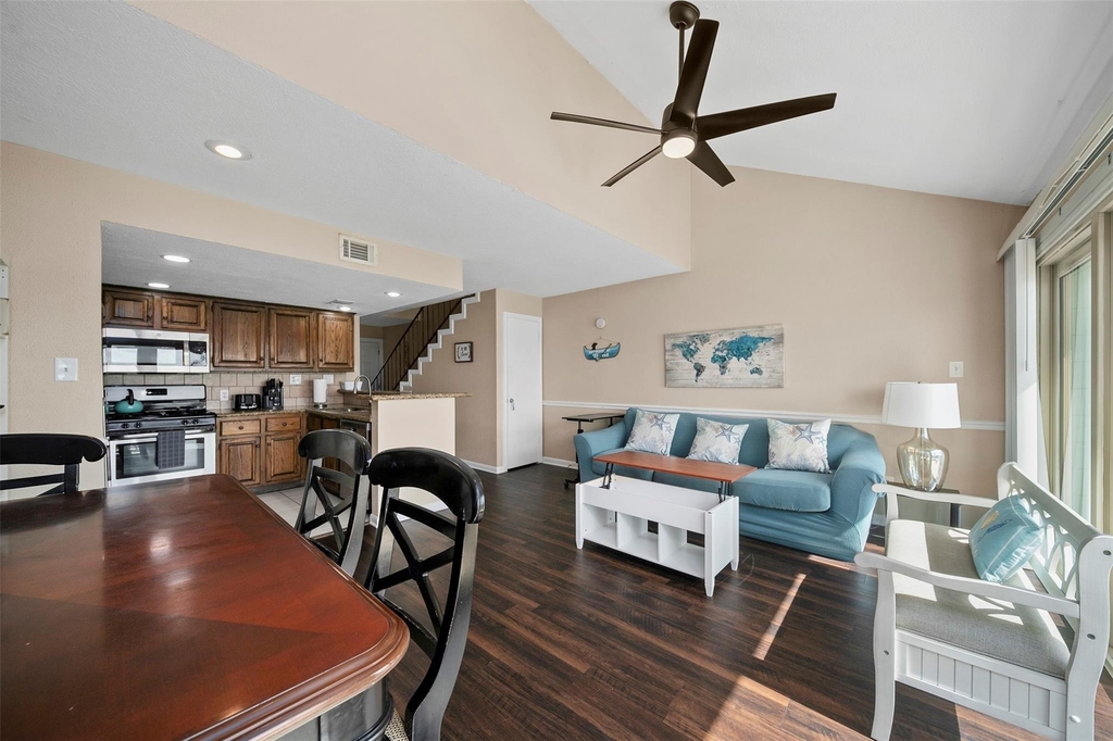 7041 Kingston Cove Lane - Photo 6