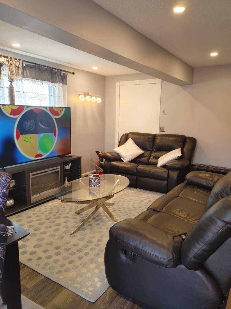 182 Plaistow - Photo 6