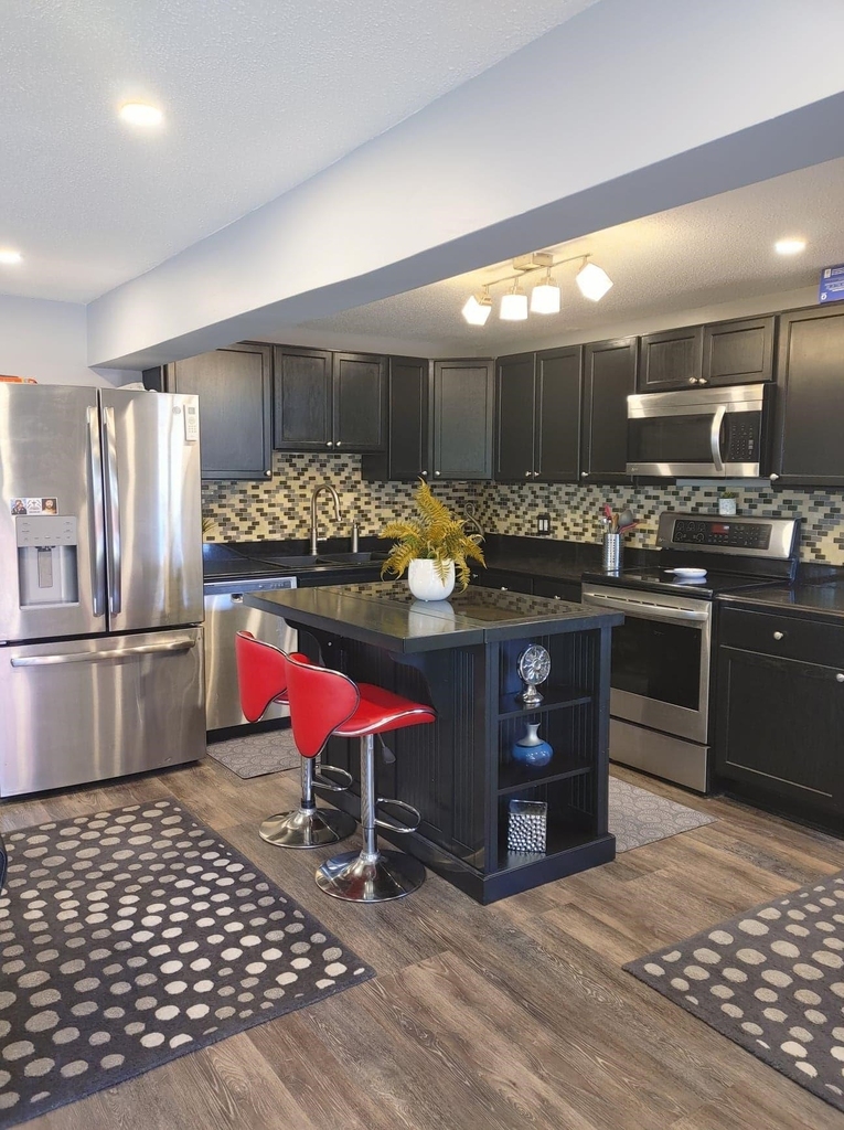 182 Plaistow - Photo 3