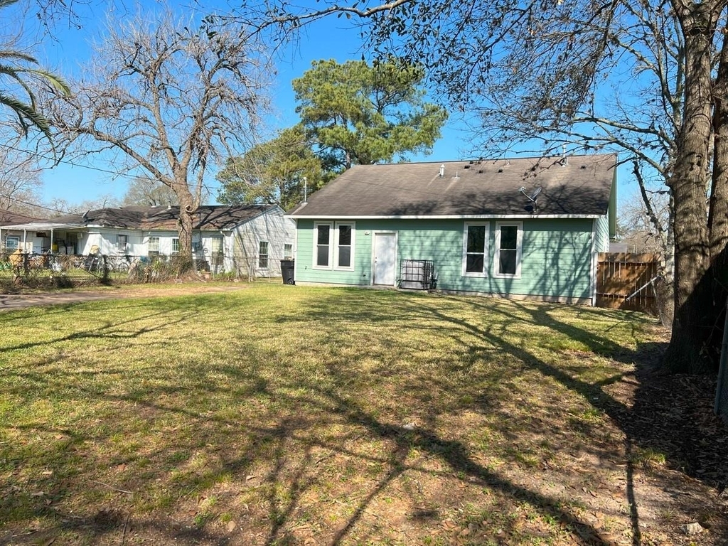 5030 Marietta Lane - Photo 2