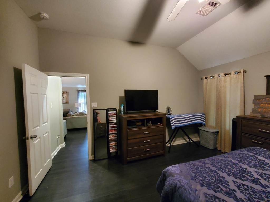 2514 Lee Street - Photo 9